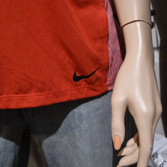 Women's NIKE Breathe sleeve less Loose fit DRI FIT TOP MSRP 55.00 S-L New W Tag - Picture 2 of 6